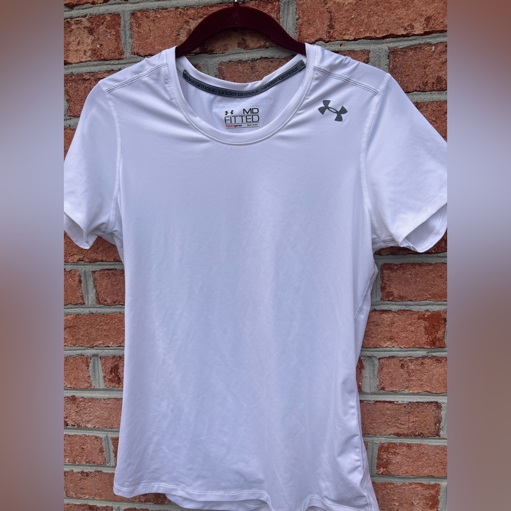 Women’s Under Armour T Shirt size medium